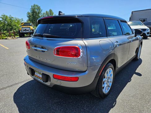 Used 2017 MINI Cooper Clubman FWD image 4
