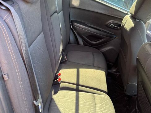 Used 2018 Chevrolet Trax LT FWD image 13