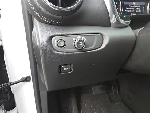 Used 2023 Chevrolet Blazer LT image 12