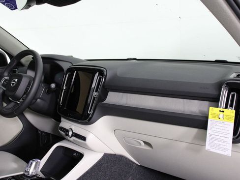 New 2026 Volvo XC40 B4 Plus w/ Climate Package image 9