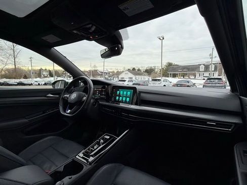 Used 2024 Volkswagen Golf R image 23