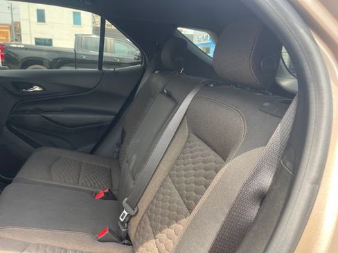 Used 2018 Chevrolet Equinox LT FWD image 19