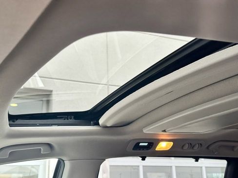 Used 2014 Honda Odyssey Touring Elite image 12