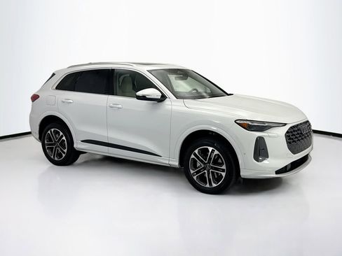 Certified 2025 Audi Q5 Premium Plus w/ Premium Plus AWD/4WD image 3