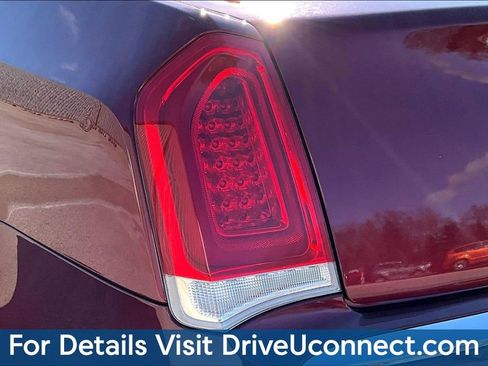 Used 2016 Chrysler 300 Limited image 26