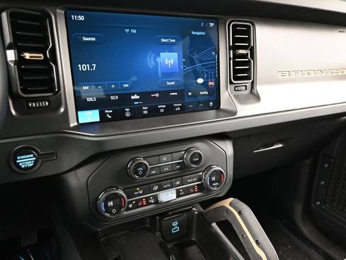 Used 2025 Ford Bronco Badlands AWD/4WD image 42