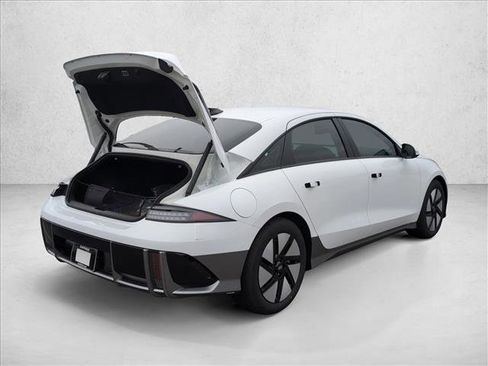 New 2025 Hyundai Ioniq 6 SE image 2