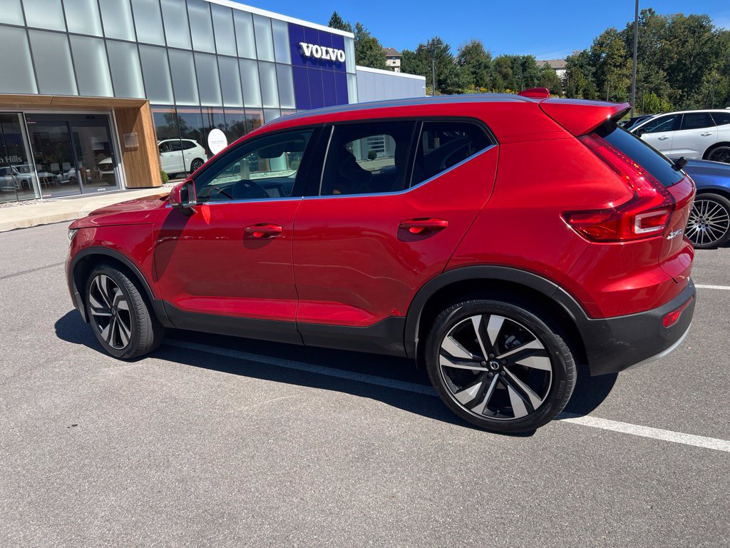 Used 2025 Volvo XC40 B5 Plus w/ Climate Package AWD/4WD image 11