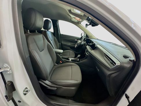 Used 2025 Buick Encore GX Preferred AWD/4WD image 31