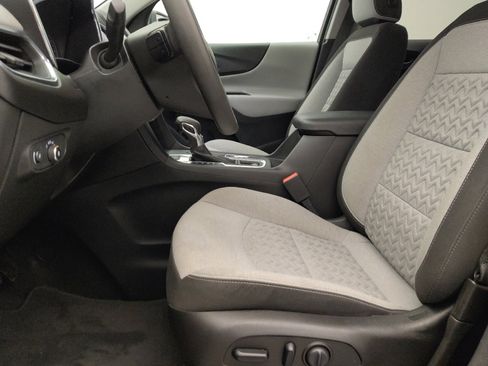Used 2022 Chevrolet Equinox LS w/ LS Convenience Package image 17