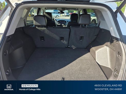 Used 2024 GMC Terrain SLT AWD/4WD image 20