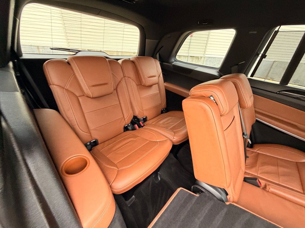 Used 2017 Mercedes-Benz GLS 550 4MATIC image 21