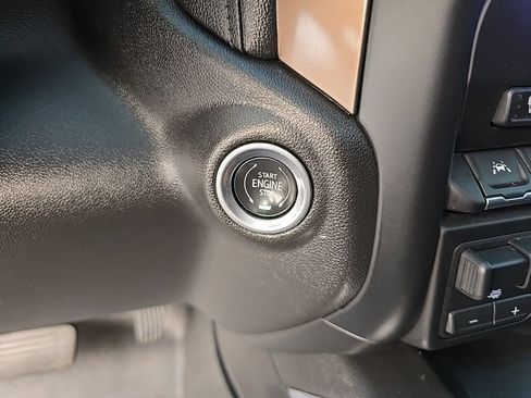 Used 2020 Chevrolet Silverado 1500 High Country image 18