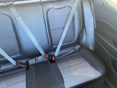 Used 2025 Chevrolet Trax LT image 42