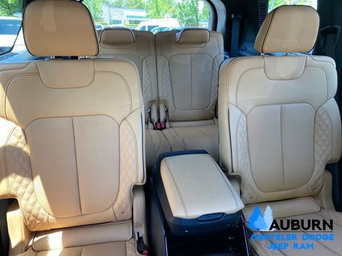 Used 2025 Jeep Grand Cherokee L Summit w/ Obsidian Package AWD/4WD image 24