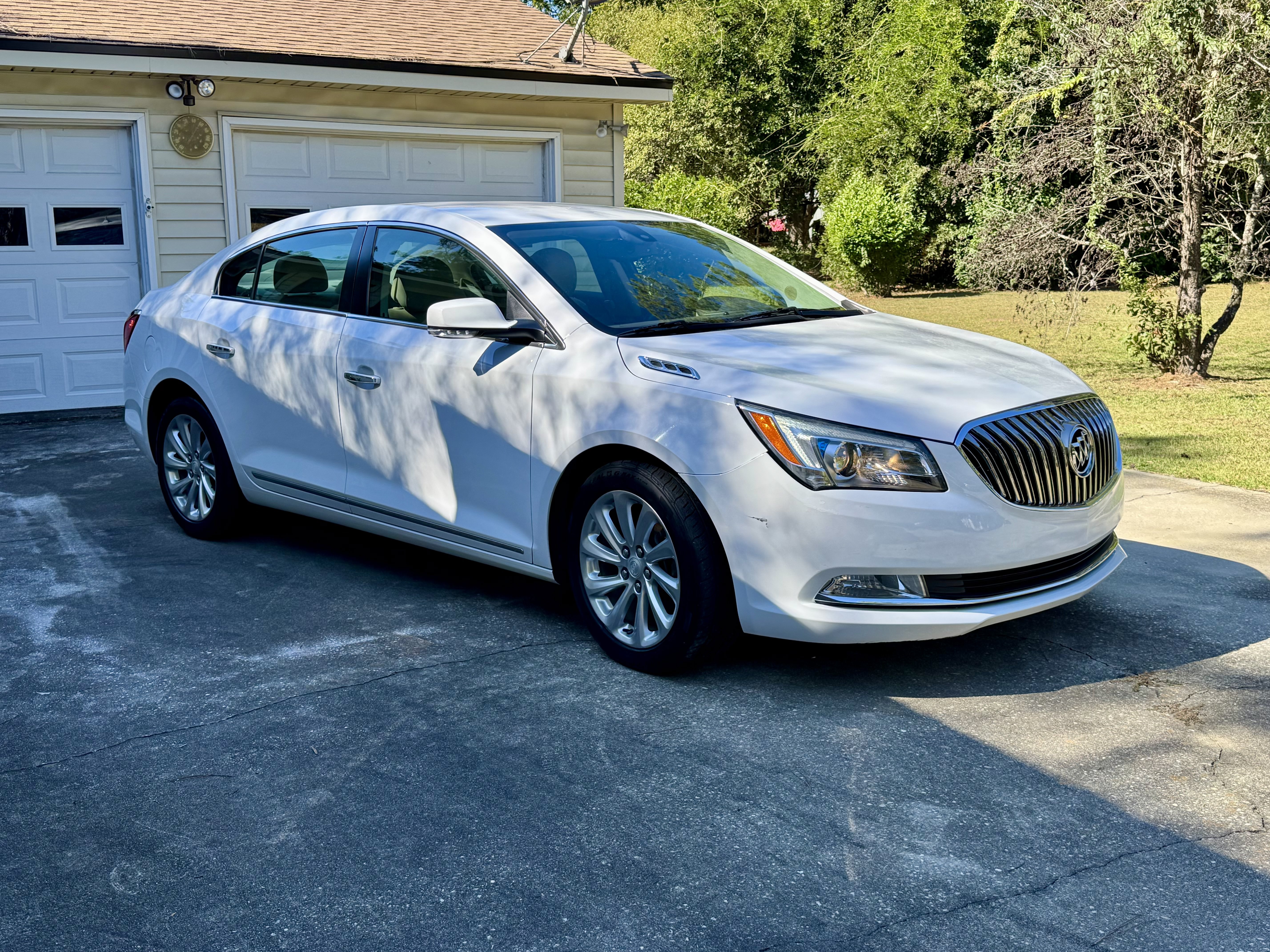 Used 2014 Buick LaCrosse Leather FWD image 13