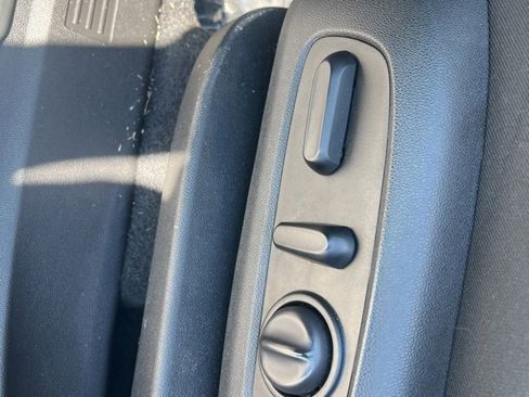 Used 2021 Chevrolet Equinox LT w/ LPO, Floor Liner Package image 22