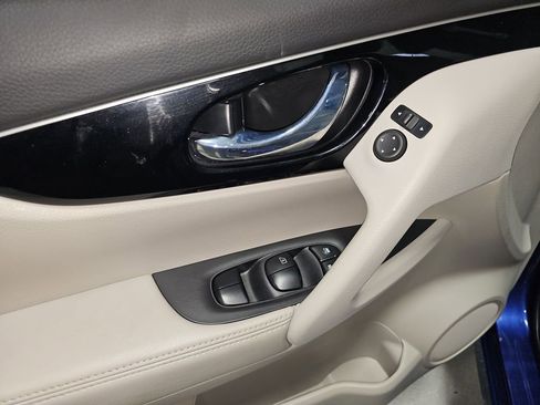 Used 2018 Nissan Rogue Sport SL w/ SL Premium Package image 31