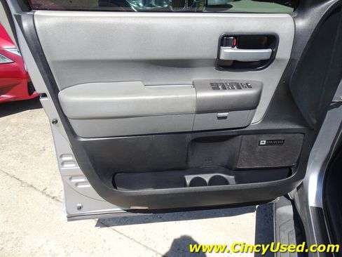 Used 2011 Toyota Sequoia Limited AWD/4WD image 32