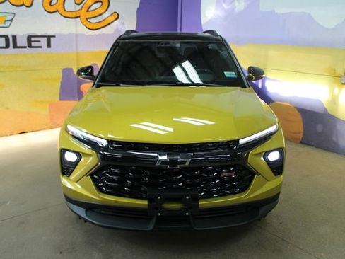 Used 2025 Chevrolet TrailBlazer RS w/ Convenience Package AWD/4WD image 3