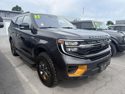 Used 2025 Ford Expedition Tremor AWD/4WD image 1