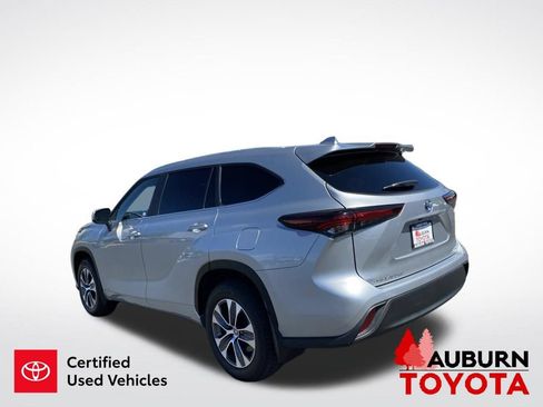 Certified 2024 Toyota Highlander XLE AWD/4WD image 6
