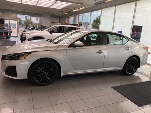 New 2025 Nissan Altima 2.5 SV w/ SV Special Edition Package image 3