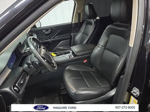 Used 2022 Lincoln Aviator AWD w/ Elements Package image 29