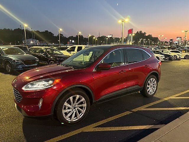 Used 2022 Ford Escape Titanium w/ Titanium Elite Package AWD/4WD image 2
