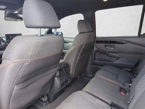 Used 2024 Honda Pilot Sport image 15