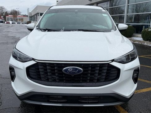 Used 2023 Ford Escape Platinum image 9