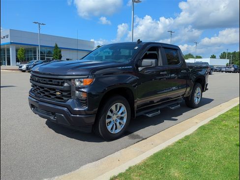 Certified 2022 Chevrolet Silverado 1500 Custom image 1