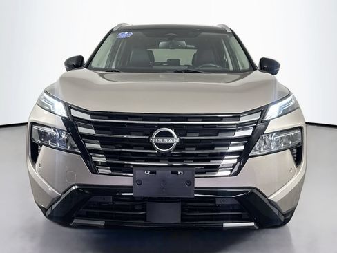 Used 2024 Nissan Rogue Platinum w/ Platinum Premium Package AWD/4WD image 2