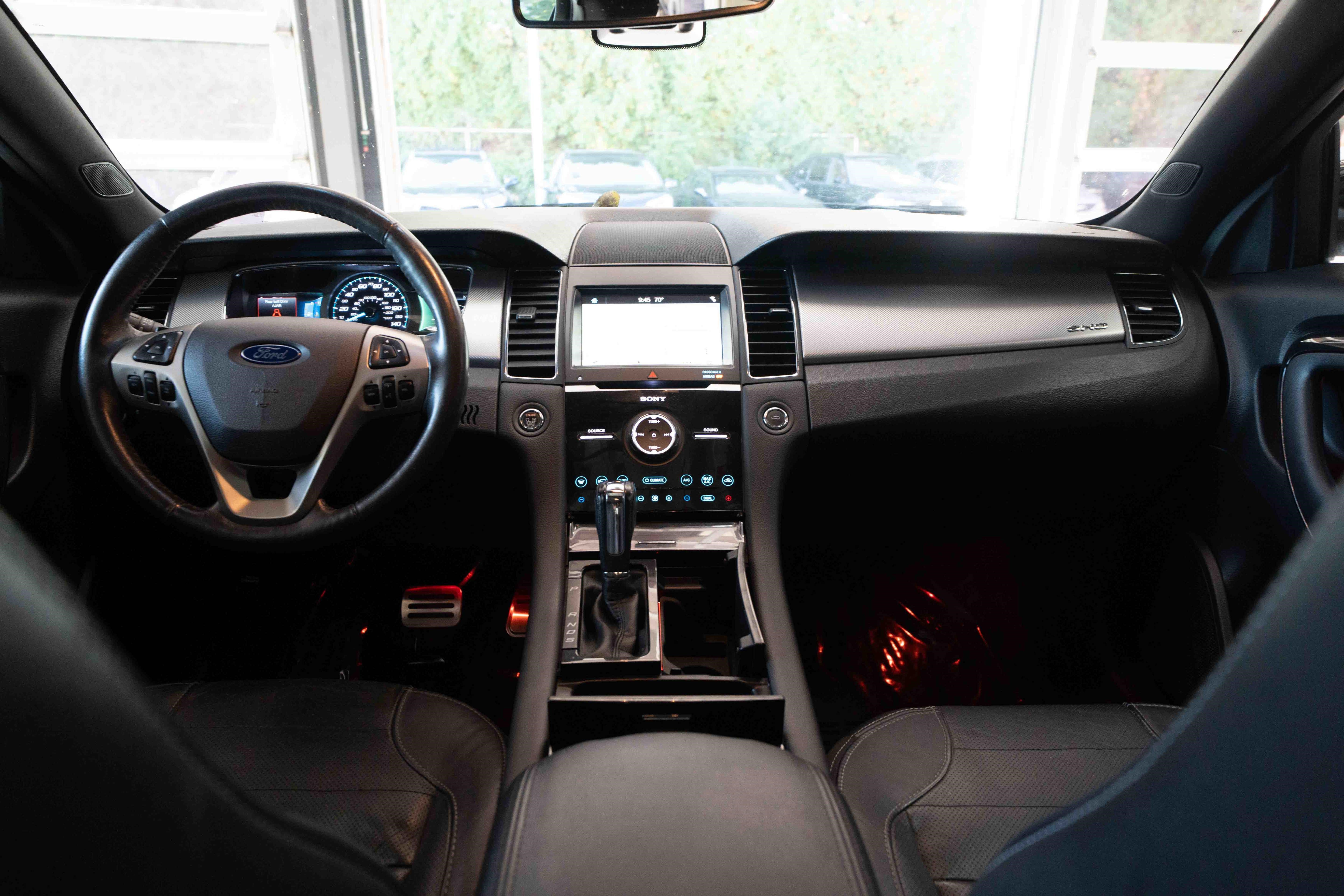 Used 2018 Ford Taurus SHO AWD/4WD image 19