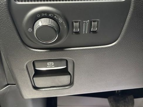 Used 2026 Jeep Grand Wagoneer Summit image 17