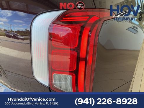 Used 2024 Hyundai Palisade Calligraphy FWD image 9