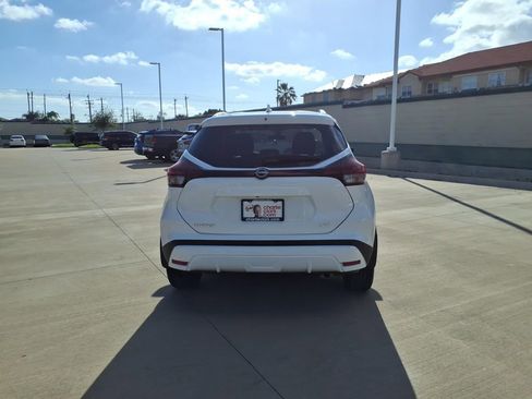 Used 2024 Nissan Kicks SV FWD image 5