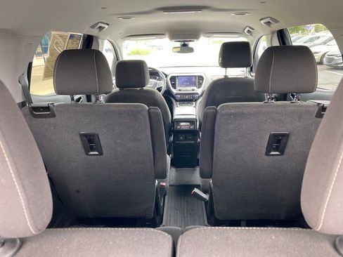 Used 2023 GMC Acadia SLE w/ Driver Convenience Package FWD image 7