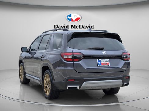 Certified 2024 Honda Pilot Touring image 4