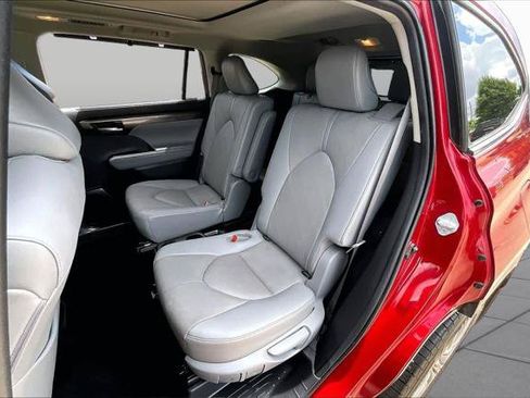 Used 2021 Toyota Highlander Platinum AWD/4WD image 20
