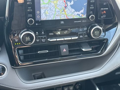 Used 2021 Toyota Highlander Limited AWD/4WD image 28