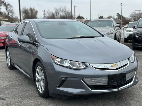 Used 2018 Chevrolet Volt Premier w/ Driver Confidence Package image 4