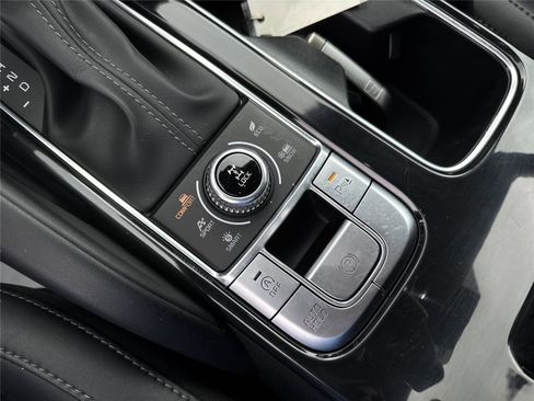 Used 2025 Kia Telluride S AWD/4WD image 30