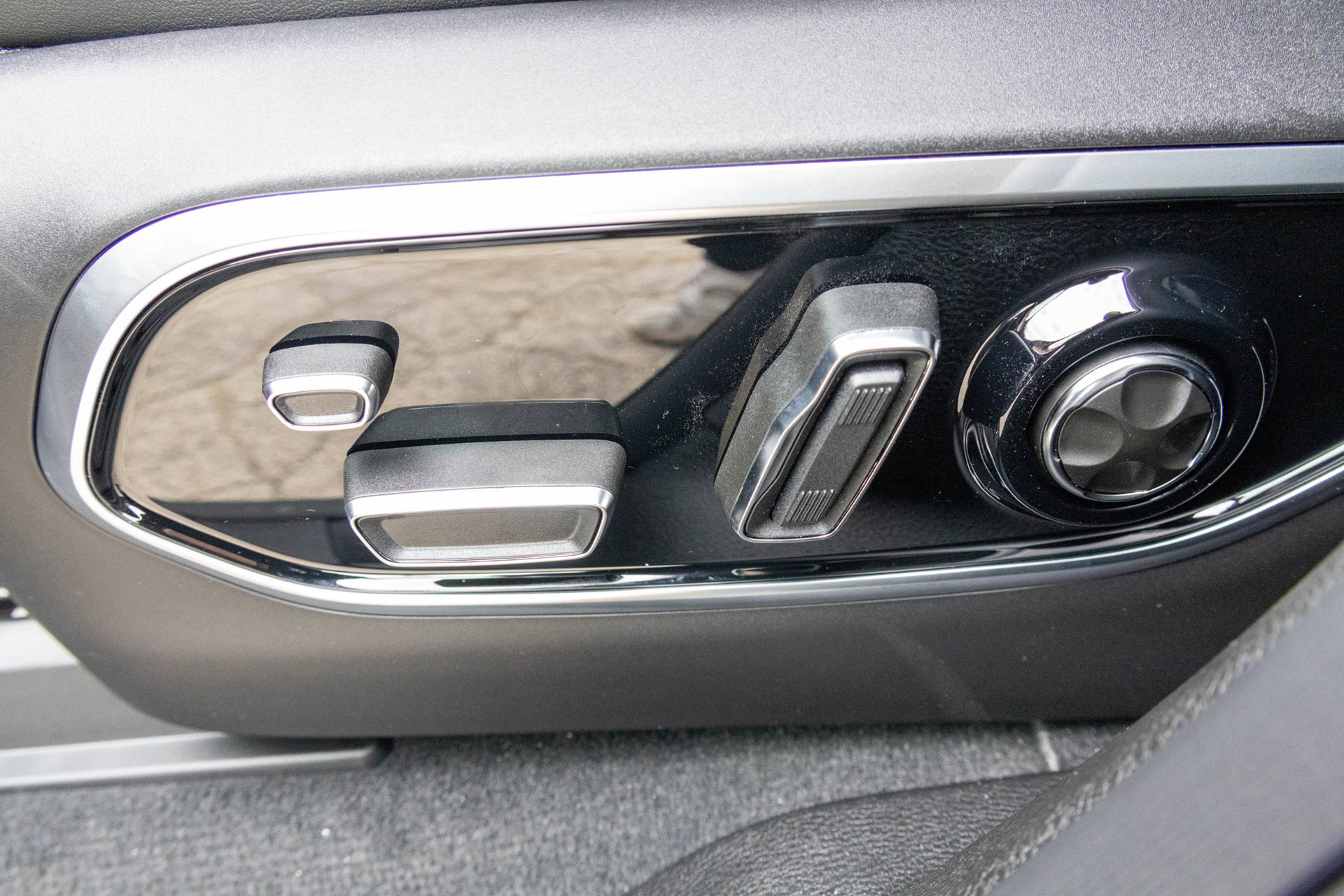 New 2027 Jeep Grand Cherokee Summit AWD/4WD image 6