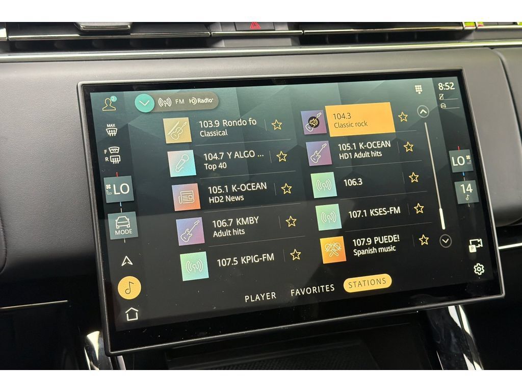 Used 2025 Land Rover Range Rover Sport SE AWD/4WD image 21