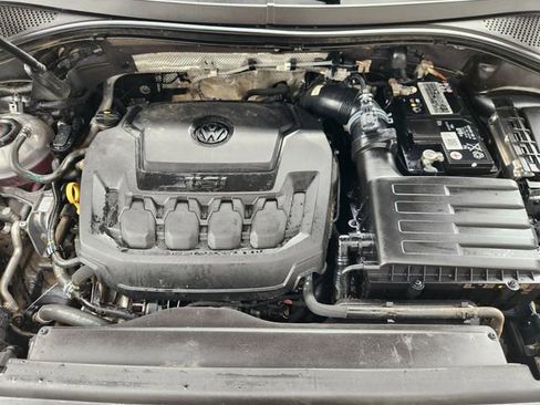 Used 2023 Volkswagen Tiguan SE w/ Panoramic Sunroof Package image 32