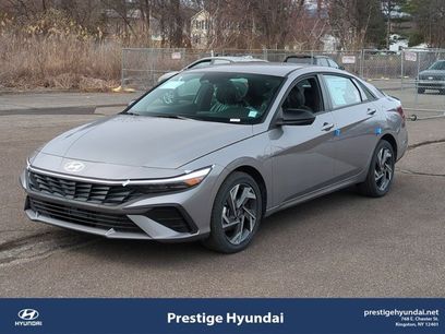 New 2025 Hyundai Elantra SEL