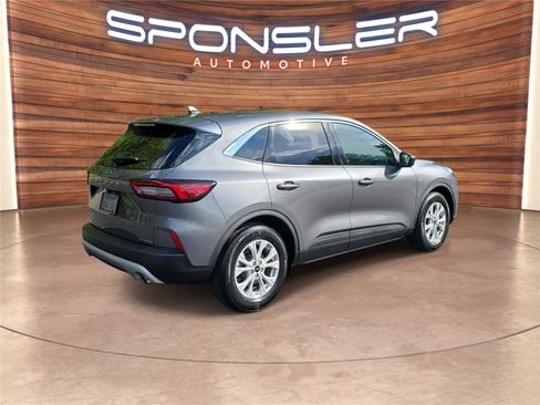 Used 2024 Ford Escape Active image 8