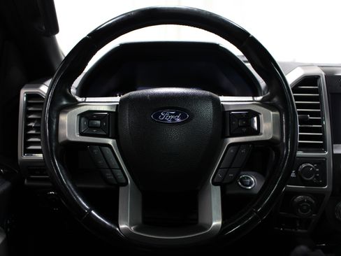 Used 2017 Ford F150 Platinum w/ Equipment Group 701A Luxury image 11