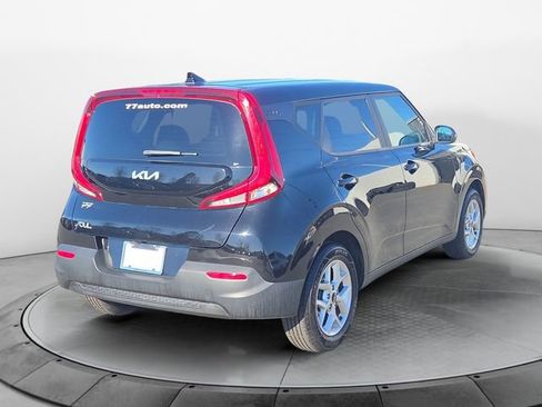 Used 2022 Kia Soul LX w/ Technology Package image 5